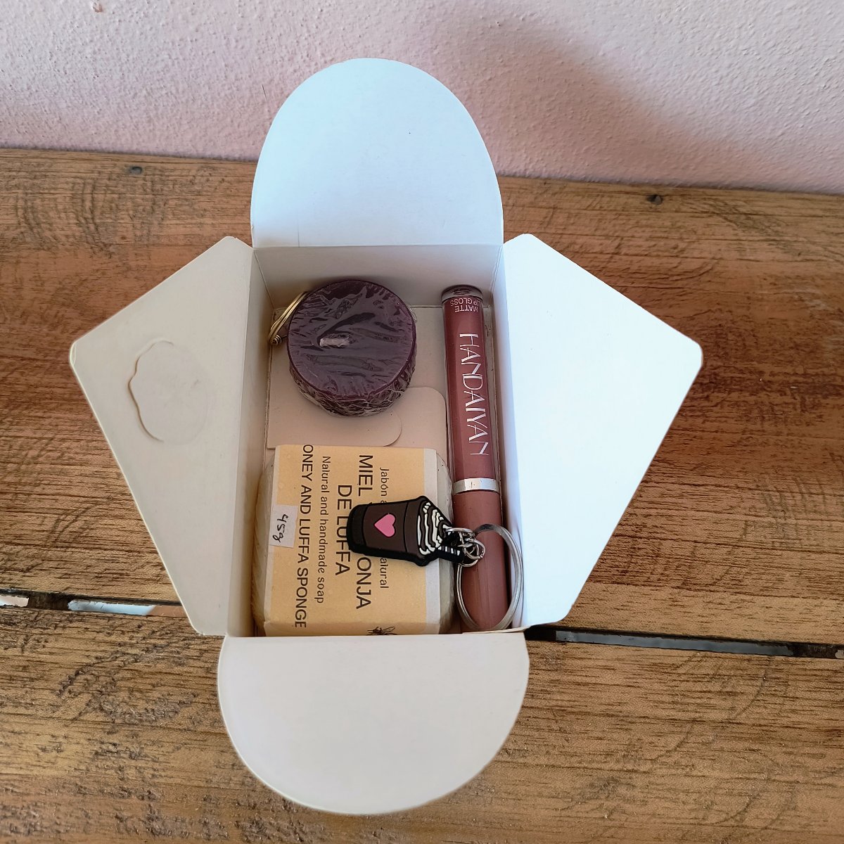 Caja de regalo blanca - Imagen principal